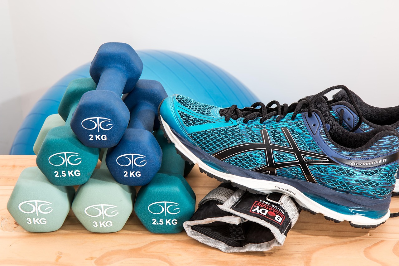 Dumbbells, shoes, sneakers — How THCA Flower Preserves Natural Cannabinoid Benefits