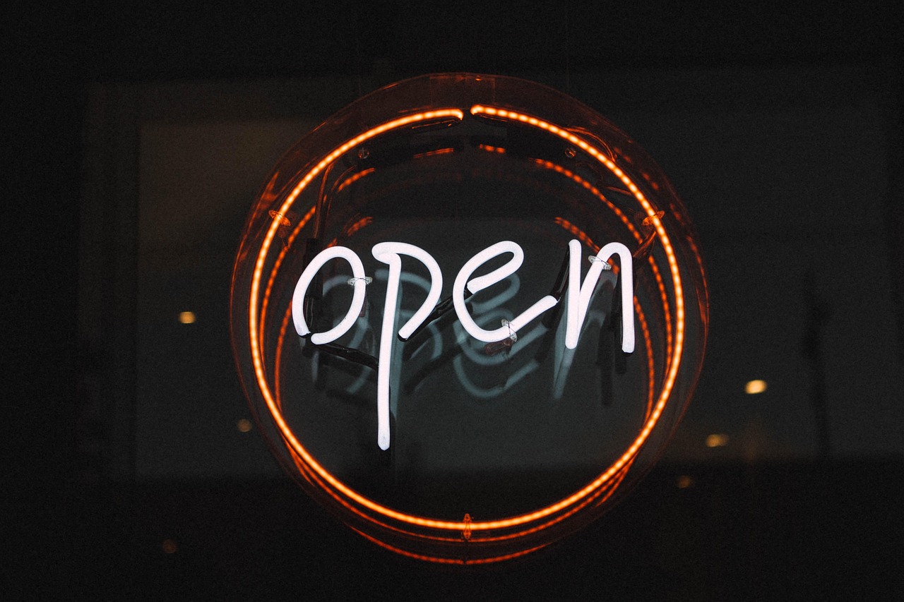 Open, illuminated, light — Vapor Warehouse: All You Need for the Perfect Vape Experience